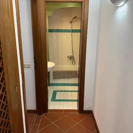 Private Apartment *